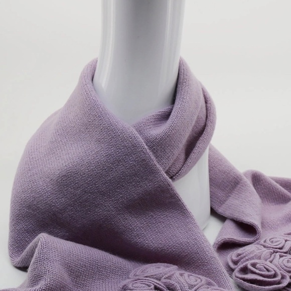 Portolano Cashmere Scarf with Flowers - Picture 3 of 3